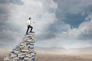 17款中东版霸道TX后窗的小三角加热丝一边有一边没有吗-