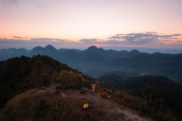 急求 从北京到宁晋的长途客车最早几点.从哪发车
