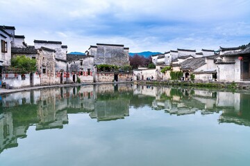 仪表盘出现个扳手标志是啥意思