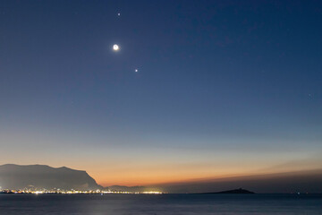 丰田霸道发动机参数是什么