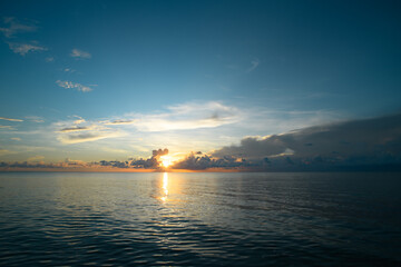 为什么京东、途虎上的轮胎比实体店便宜那么多-